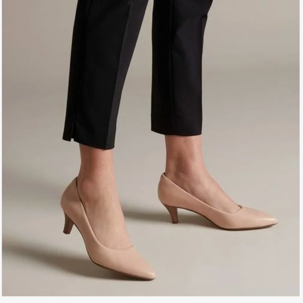9.5 Wide Beige Clark Linvale Jerica Pumps